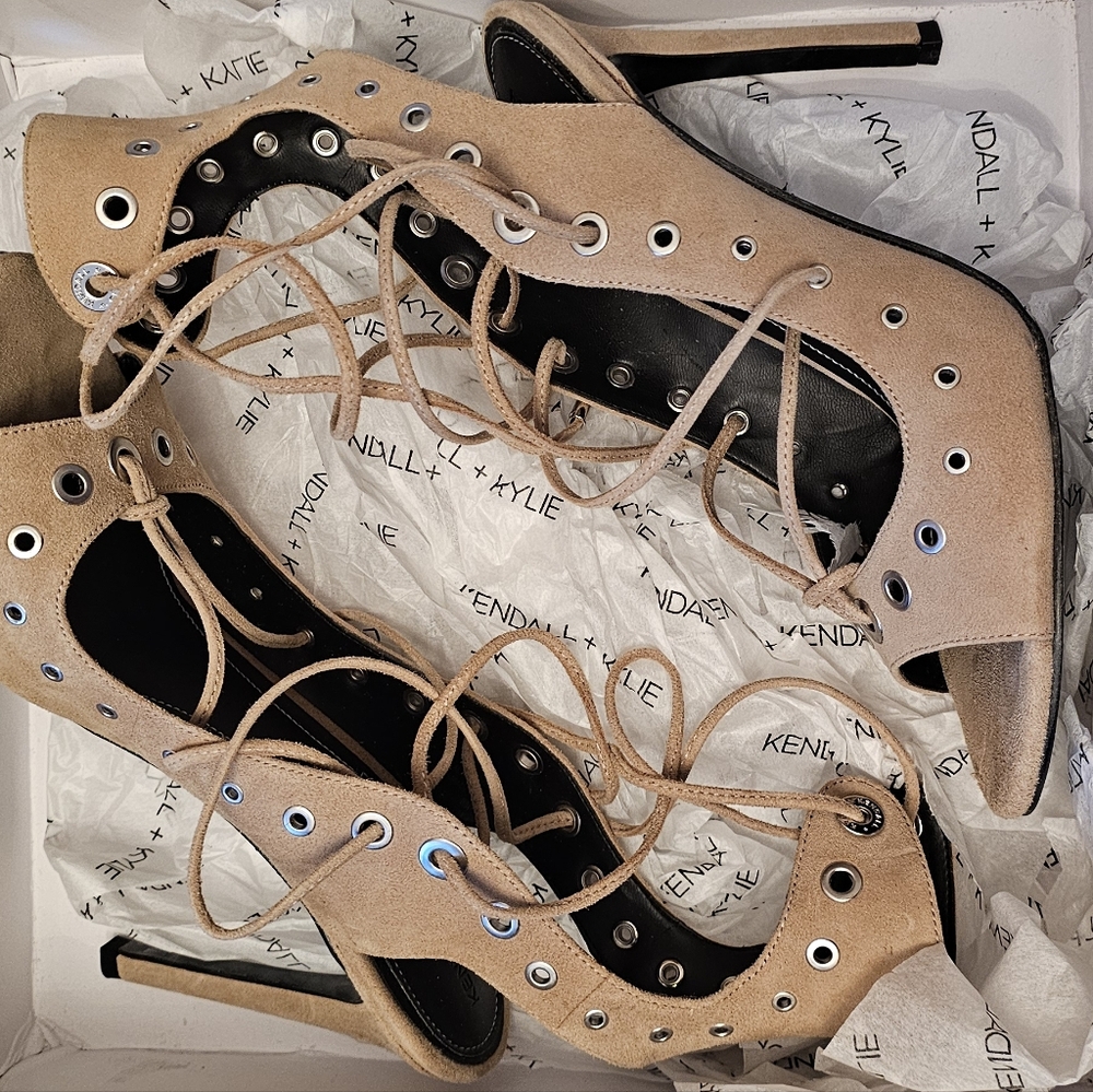 Kendall Kylie Deanna heeled sandals
